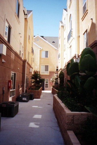 Western Carlton Apartments